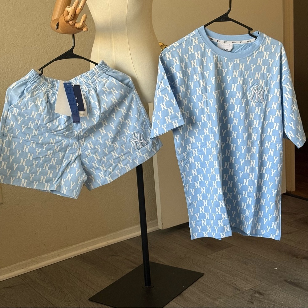 NWT MLB NY YANKEES LARGE SHORT SET
